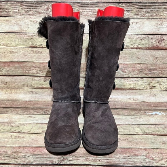 Ugg Brown Tripple Button Bailey Boots - Picture 9 of 11